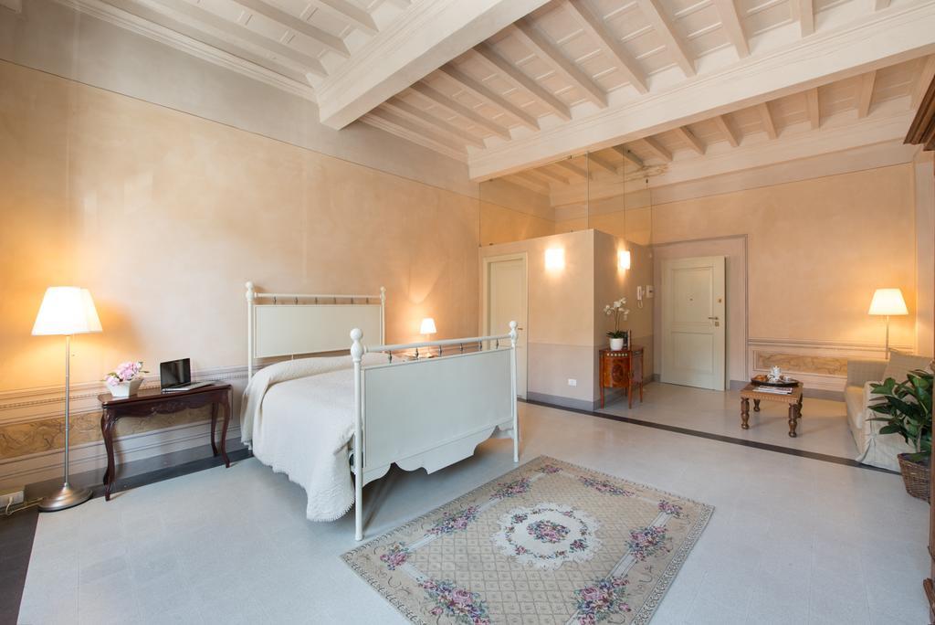 فندق Palazzo Piazza Mazzini بيسيا الغرفة الصورة