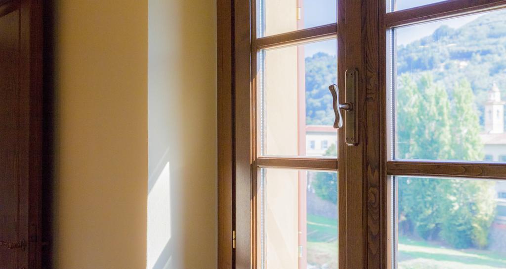 فندق Palazzo Piazza Mazzini بيسيا المظهر الخارجي الصورة